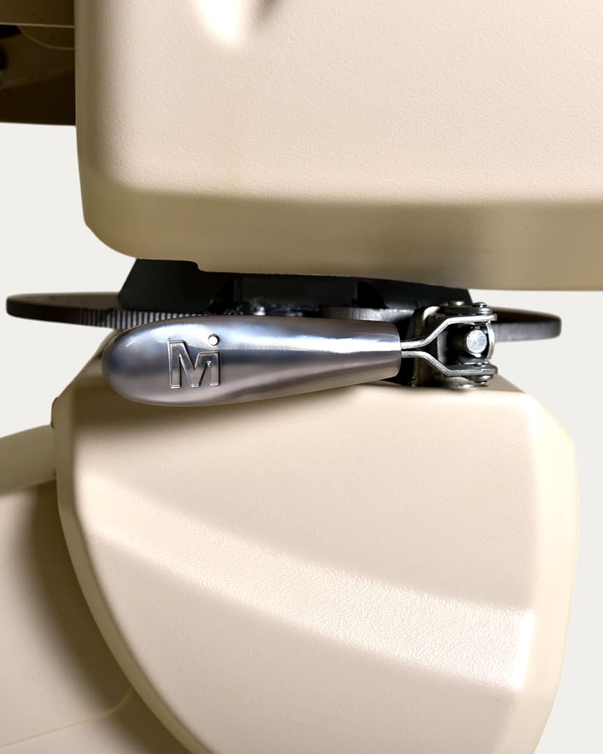 Sillón Gygnus estética eléctrico 4 motores color crema giro 120º