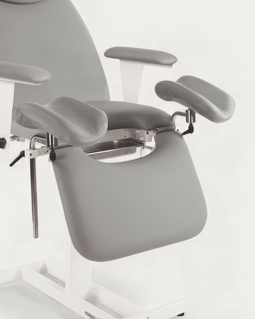 Sillón fijo ginecológico Ecopostural C4374 perneras
