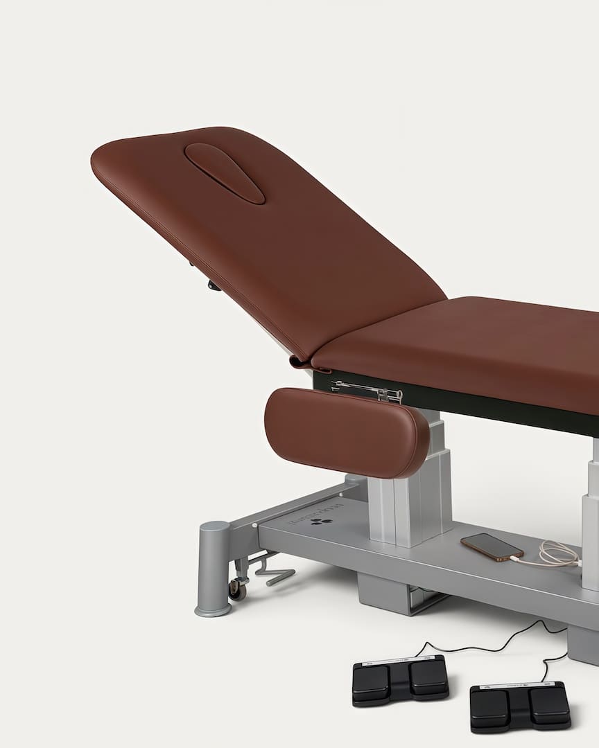 Camilla basculante con reposabrazos eléctrica Ecopostural C6834 cabezal