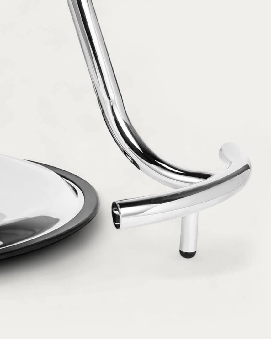 Silla barbería Silvia tapicería negra reposapiés de Mirplay