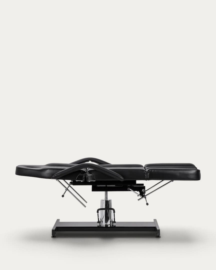 Sillón de podología Sillon 210 negro en posición horizontal