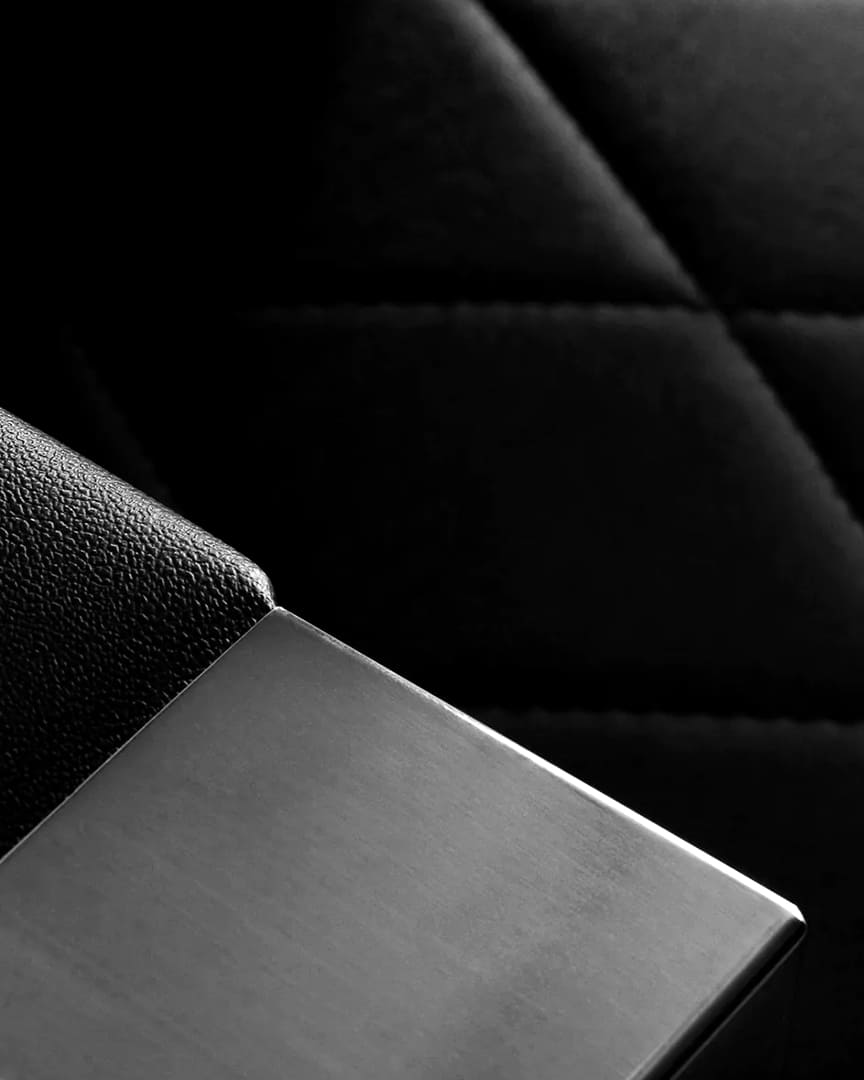 Sillón barbería negro y cromado BM88066 Hair System reposabrazos