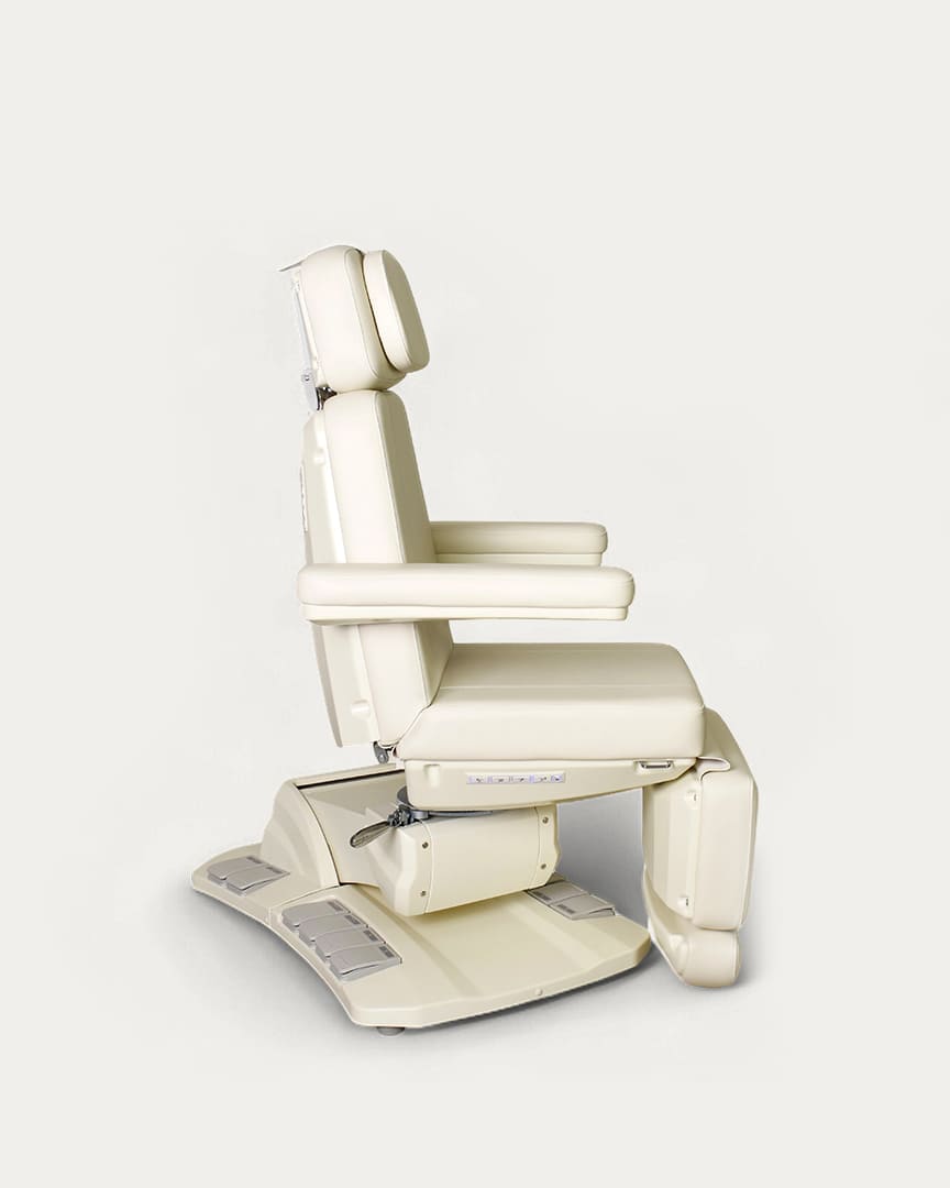 Sillón Gygnus para estética eléctrico 4 motores color crema trendelenburg