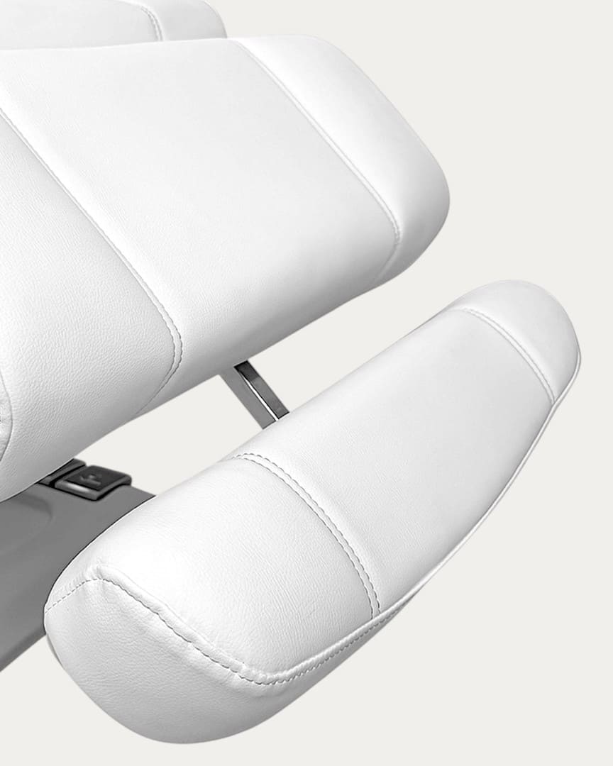 Sillón médico estético blanco 4 motores Pary de Weelko reposapiés 