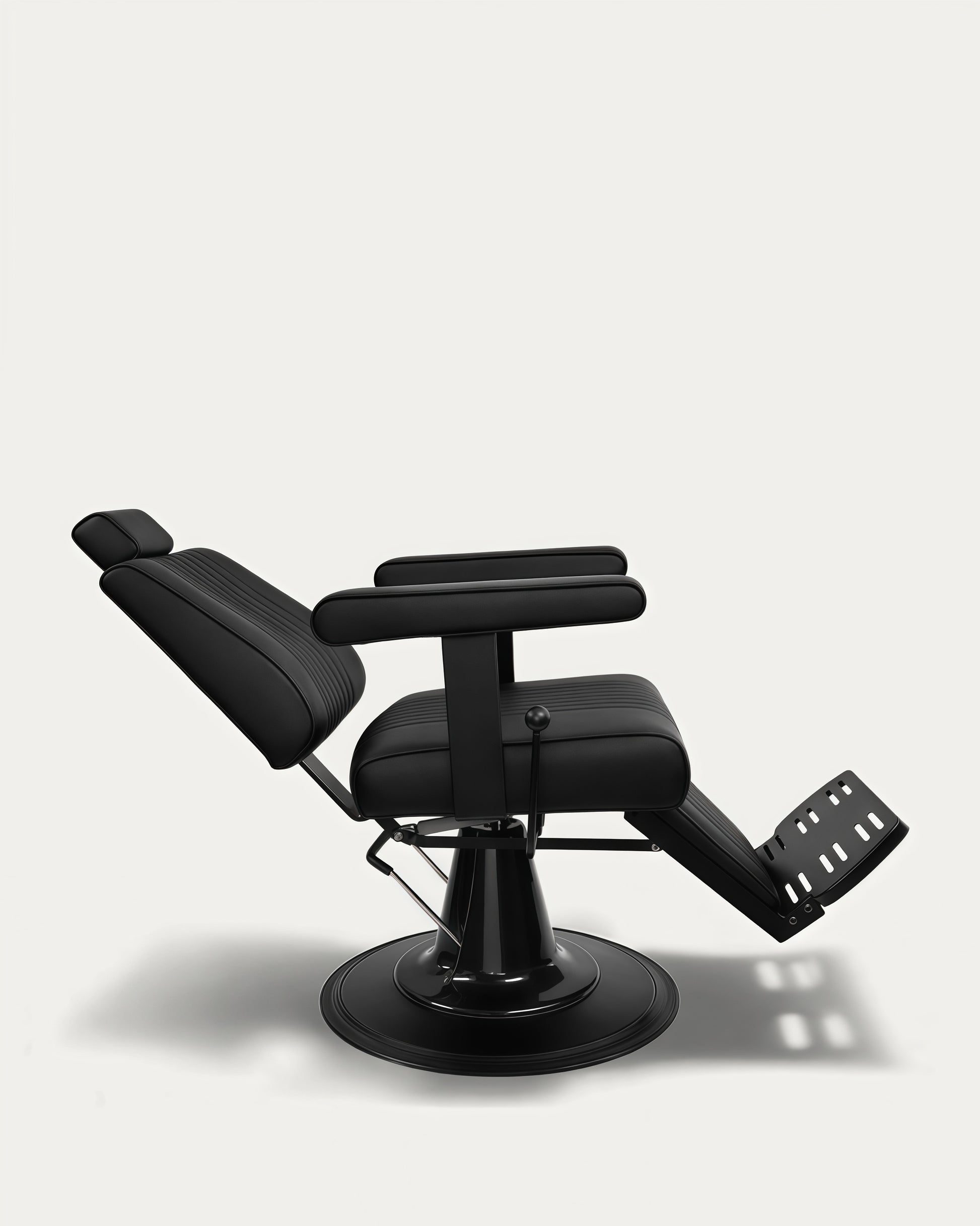 Sillón negro de barbería vintage Lupo