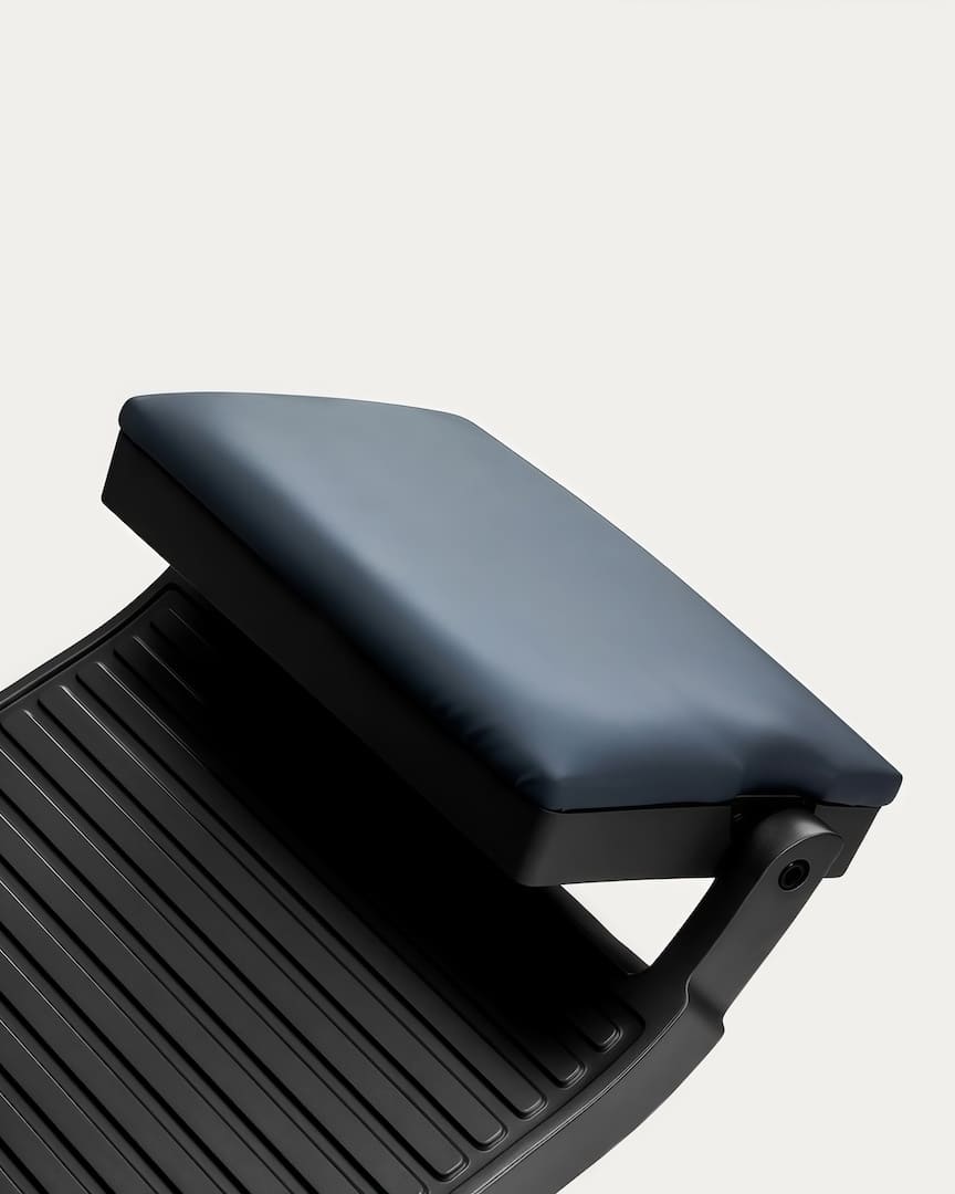 Sillón peluquero tapicería azul base negra Bruno Gabbiano  reposapiés