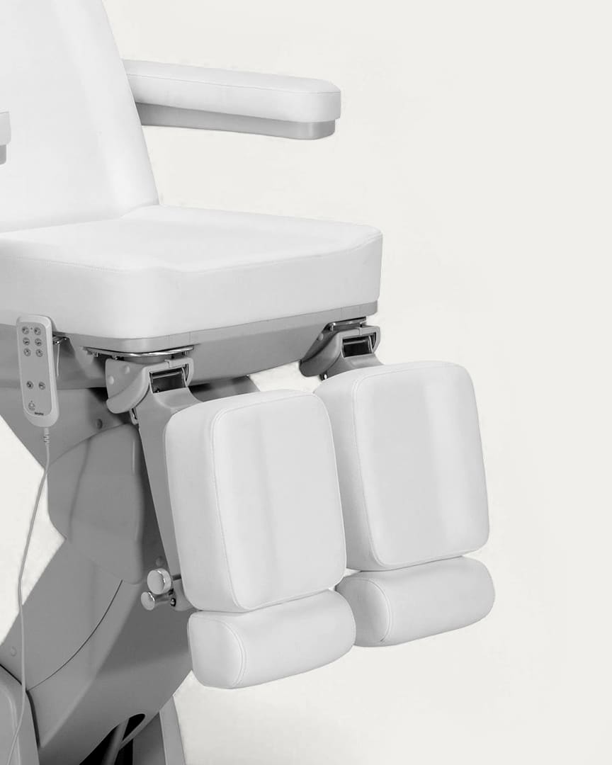 Sillón podológico  Taurus Plus eléctrico de Mirplay reposapiés