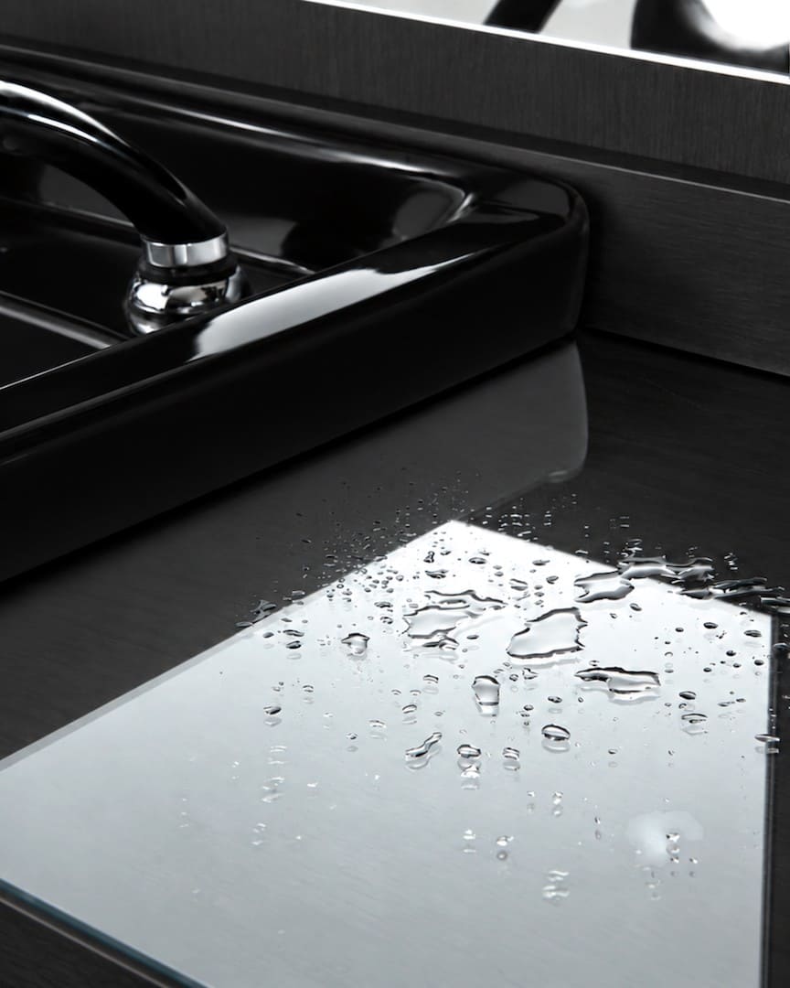 Tocador de barbero con lavacabezas negro OKE 98 de la marca Mirplay